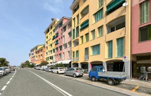 2 Bedroom Stunning Apartment In Deiva Marina