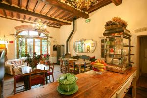 Pool villa with panoramic view in Cortona