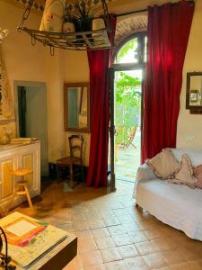 Pool villa with panoramic view in Cortona