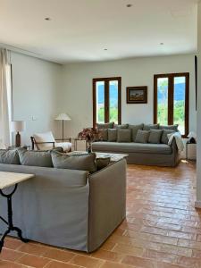 Valencian farmhouse with orange groves and pool