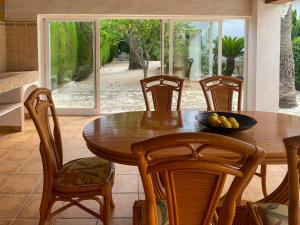 Family villa with pool in Javea