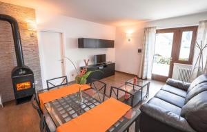 Serena Charme Green Holiday