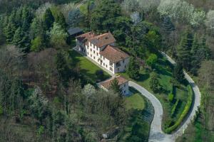 Pool villa in the Piedmontese hills since 1760
