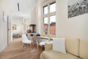 Przytulne Studio w Kamienicy Blisko Rynku by Noclegi Renetrs