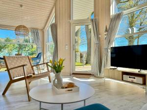 Wooden house with field views near Dummer Lake