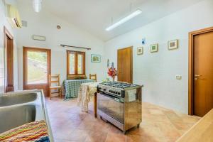 Farmhouse with pool between Orvieto and Todi