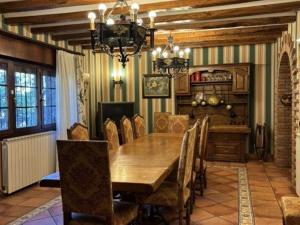 La Casa de los Abuelos by Clabao