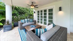 Tropical Holiday Rental Villa - Villatre