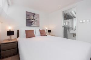 Apartment near Harrods
