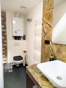 Quiet Loft Great for Couples & Families