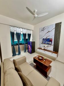 Scuzi stay near Flipkart and embassy, Tech village