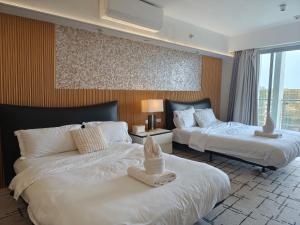 Cozy Sunlit Retreat, Spacious Studio Type Unit In The City of Entertainment