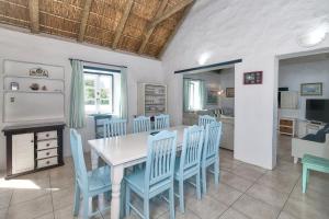 Family Tides in Langezandt Struisbaai