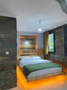 İrden Suit