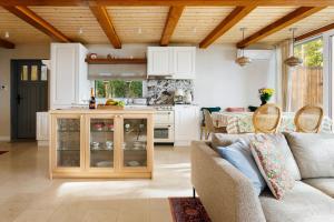 Leszcz1321- Dom z linią brzegową, sauna, jacuzzi