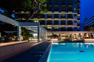 International Beach Hotel