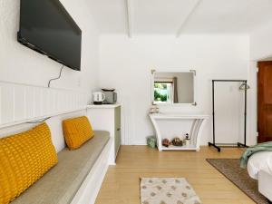 70 on Brander Guesthouse