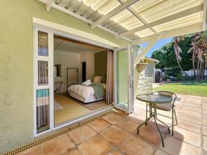 70 on Brander Guesthouse
