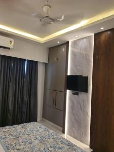 906 Studio Ufairia Mall, Ek Murti Chowk, Greater Noida West