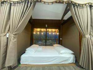 Nest Hill Retreat - A peaceful retreat on a hill
