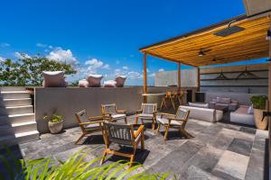 Luxury Beachfront 3BR Apt 102 | Neea Bahia Soliman