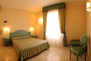 Hotel Riviera 3 Stelle con piscina estiva gratuita e garage a pagamento