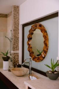 Luxury 9-BR Villa in Juanillo Private Beach