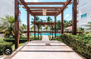 Free Early Check-in Or Late Check-Out - Apartamento Frente Al Hermoso Mar Caribe, Zona Privada De Playa Con Áreas Sociales y Vistas Expectaculares, Piscinas, Jacuzzi, Gazebo, Zonas de BBQ - Parqueo, Wifi, Netflix - Apartamentos de 2 y 3 Dormitorios