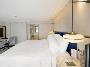 Mercure Surabaya Manyar