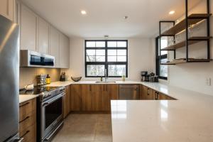 Tremblant Prestige - Les Eaux 215-8