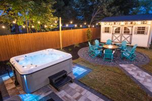 Hot Tub Fire Pit Modern 5BR 8 Min to DT GVL