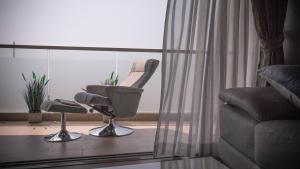 Luxury Seaview Condo The Peak Towers 200m To Beach