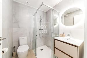 Pilar Sunplace Deluxe, groundfloor resort apt with pool and garden view, by OYOOSTAYS