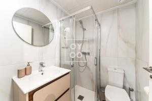Pilar Sunplace Deluxe, groundfloor resort apt with pool and garden view, by OYOOSTAYS