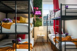 The Vivid - Rooftop Hot TubGame RoomSleeps 16