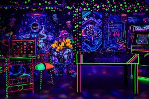 The Vivid - Rooftop Hot TubGame RoomSleeps 16