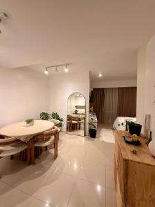 Spacious Modern apartment with a relaxed vibe