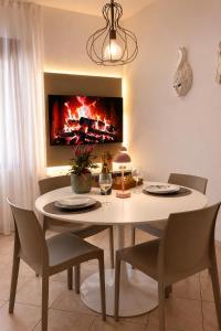 Enzos Venice Home - Art, Relax & Parking