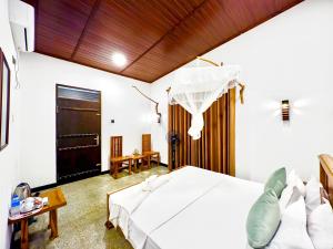Raya Lodge