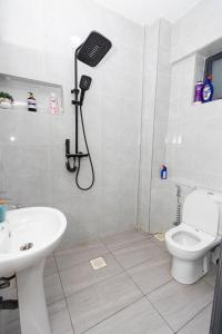 Studio in Bamburi mtambo with swimming pool and Ac