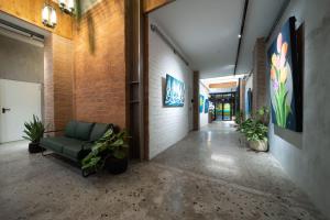 Apartment with Private Balcony & Workspace