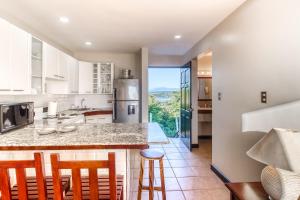 Playa Hermosa Resort Villa w Ocean Views & Pool!