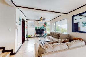 Playas del Coco Home w Ocean-View Deck, Pool