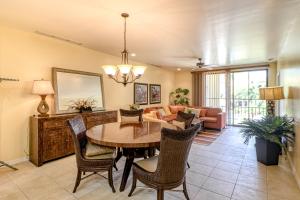 Walkable Coco Beach Condo w Balcony, Pool