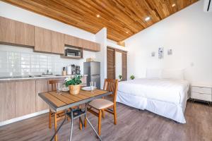 Private 2-Studio Retreat Near Playa Del Coco!