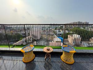 Skyline Luxe with Rooftop,Premium Luxury 1-Bedroom Apartment Near Golf Course Road, Gurugram ,Stylish & Cozy Urban Retreat