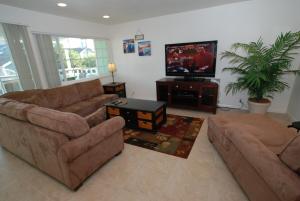 4 Bedrooms