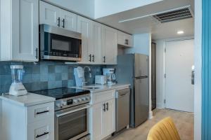 Myrtle Beach Oceanfront Escape at Yachtsman S1004
