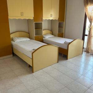Mema APARTMENT Durres AL