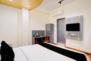 Hotel O Crown Continental
